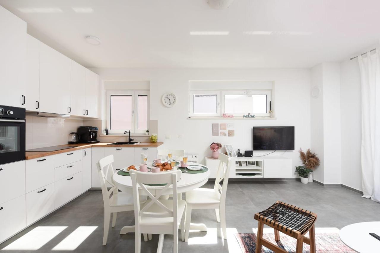 Novi Apartman Franka Lägenhet Zadar Exteriör bild
