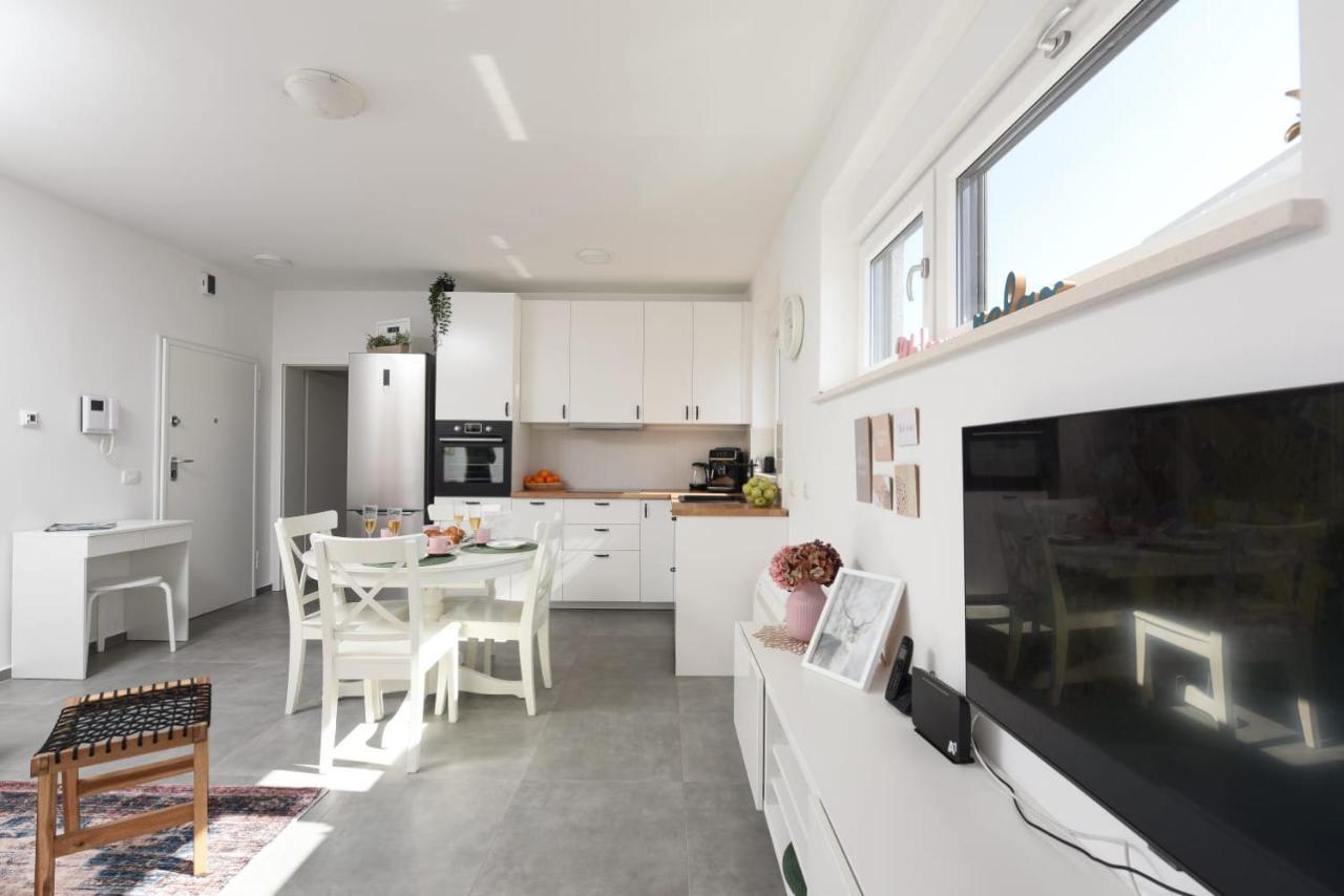 Novi Apartman Franka Lägenhet Zadar Exteriör bild