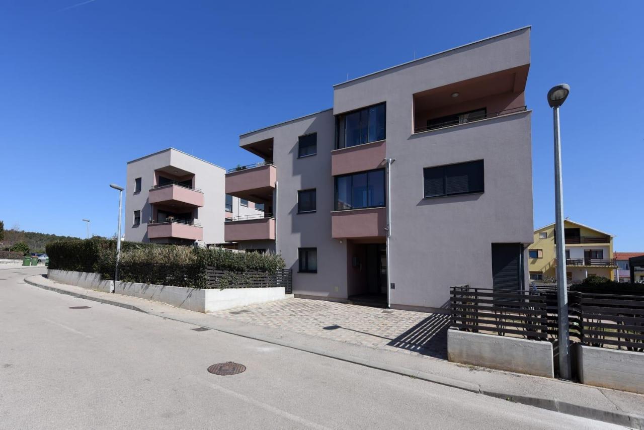 Novi Apartman Franka Lägenhet Zadar Exteriör bild