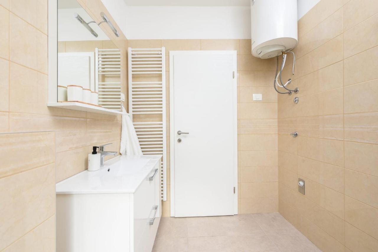 Novi Apartman Franka Lägenhet Zadar Exteriör bild