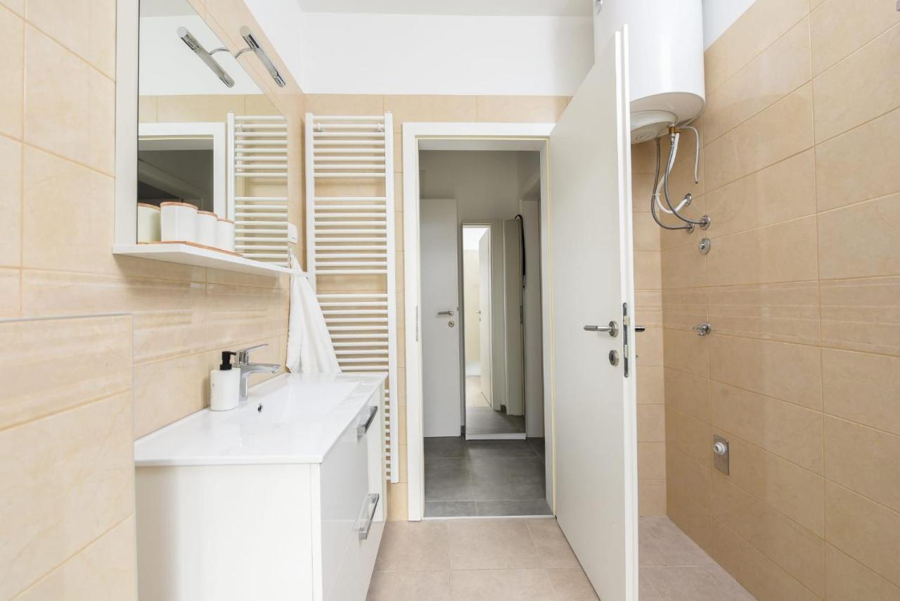 Novi Apartman Franka Lägenhet Zadar Exteriör bild