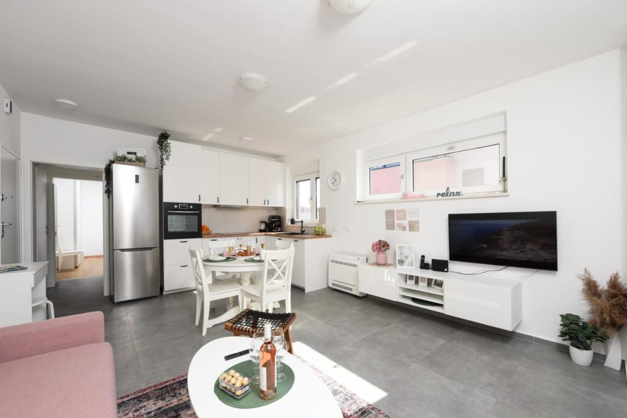 Novi Apartman Franka Lägenhet Zadar Exteriör bild