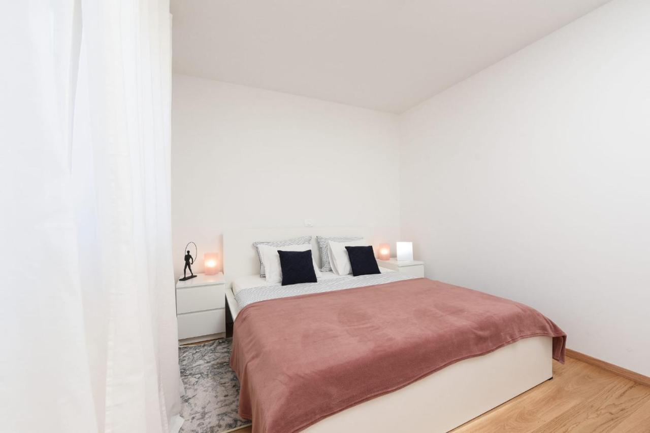 Novi Apartman Franka Lägenhet Zadar Exteriör bild